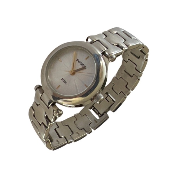 FOSSIL • Women’s Silver Bracelet Watch - Picture 7 of 7